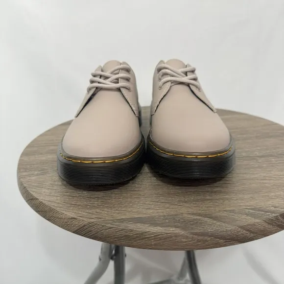 Dr. Martens Zavala Lo Women's 8 Men's 7 Oxford Shoe Doc Taupe Casual Classic