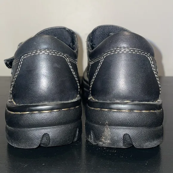 Eastland® Syracuse Womens Leather Shoes. Black.  Size 9