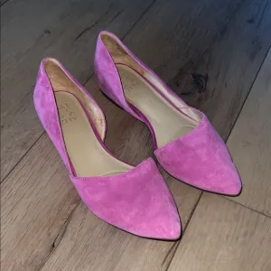Elegant Pink Suede Women's Shoes