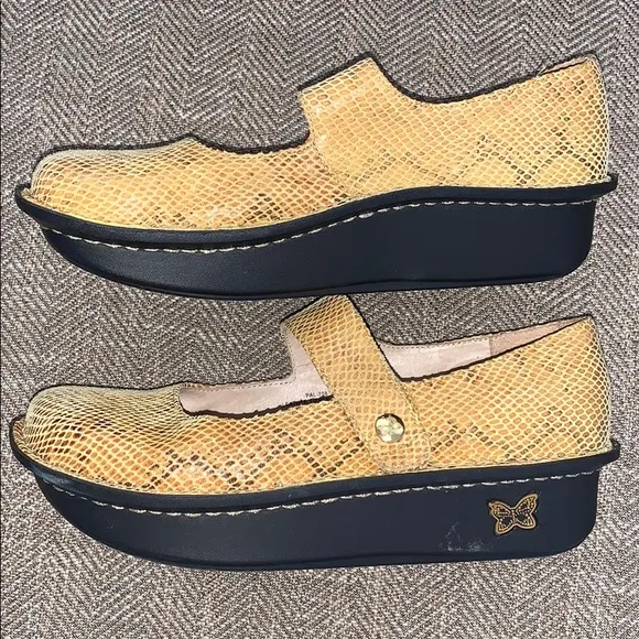 EUC Alegria PAL - 708 leather Upper Shoes Size 37.