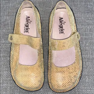 EUC Alegria PAL - 708 leather Upper Shoes Size 37.