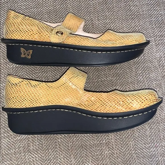 EUC Alegria PAL - 708 leather Upper Shoes Size 37.