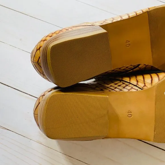 EXCLUSIVE H&amp;M Tan Embossed Reptile Leather Flat Shoes Size 40