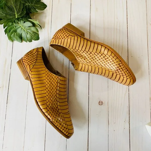 EXCLUSIVE H&amp;M Tan Embossed Reptile Leather Flat Shoes Size 40