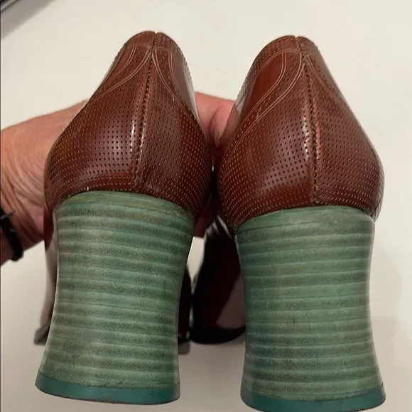 FENDI BROWN LEATHER BLOCK HEEL LOAFER PUMPS MADE IN ITALY WOMENS SIZE 38