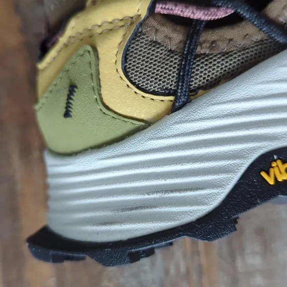 FINAL SALE 🆕🌿MERRELL HIKING SHOES🌿