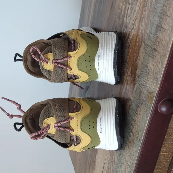 FINAL SALE 🆕🌿MERRELL HIKING SHOES🌿