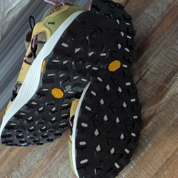 FINAL SALE 🆕🌿MERRELL HIKING SHOES🌿