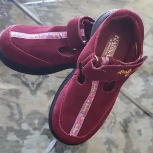French Boutique NAF NAF Cranberry Suede Shoes