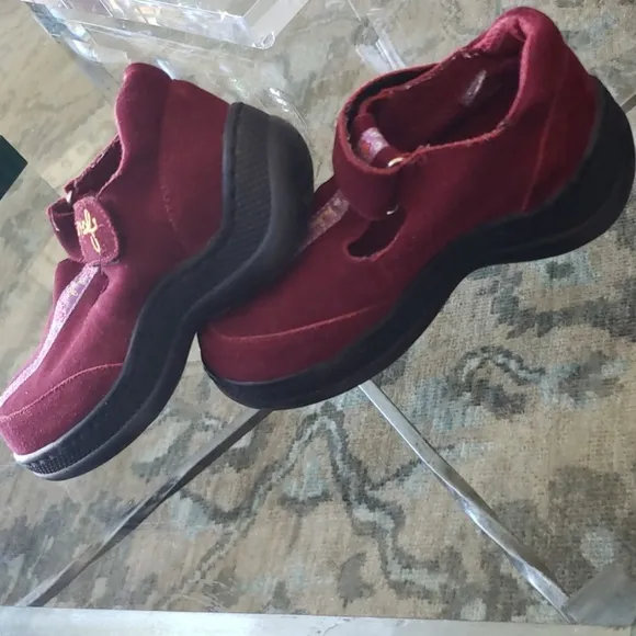 French Boutique NAF NAF Cranberry Suede Shoes