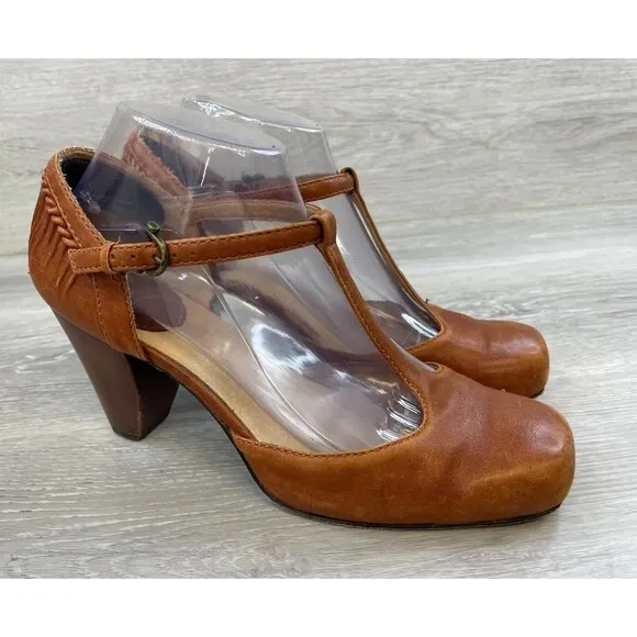 Frye Andie  T-Strap Women's Brown Leather Ankle Strap Buckle Mary Jane Pump 8.5