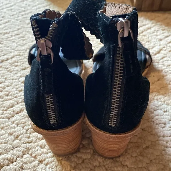 FRYE BLACK BACK ZIP STRAP HEAL sAndles shoes SIZE 8
