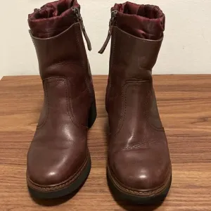 Geox Aminta Amphibiox Waterproof Ankle Boots in Burgundy Leather. Size 35/5.