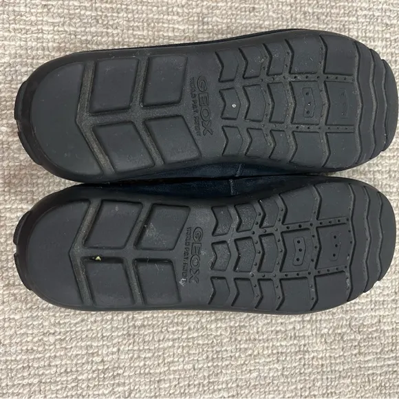 Geox boys suede navy loafers. Like new.
