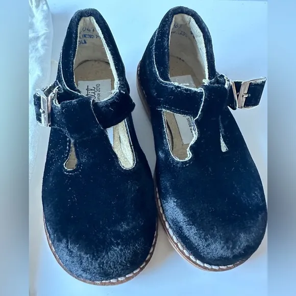 Girls’ Black Velvet Mon‎ Petit T-Strap Shoes