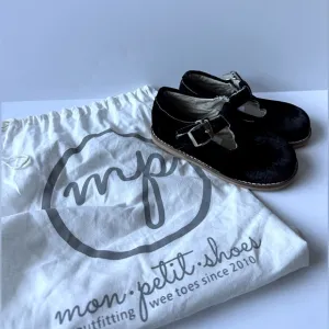 Girls’ Black Velvet Mon‎ Petit T-Strap Shoes