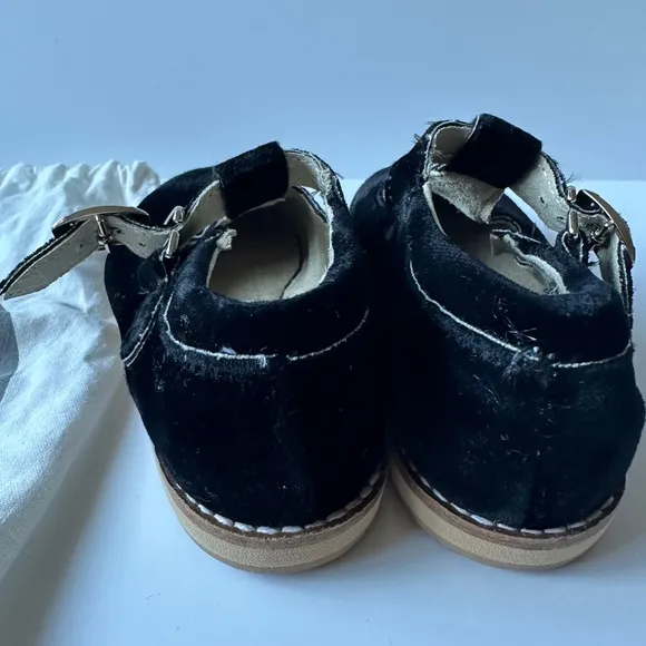 Girls’ Black Velvet Mon‎ Petit T-Strap Shoes