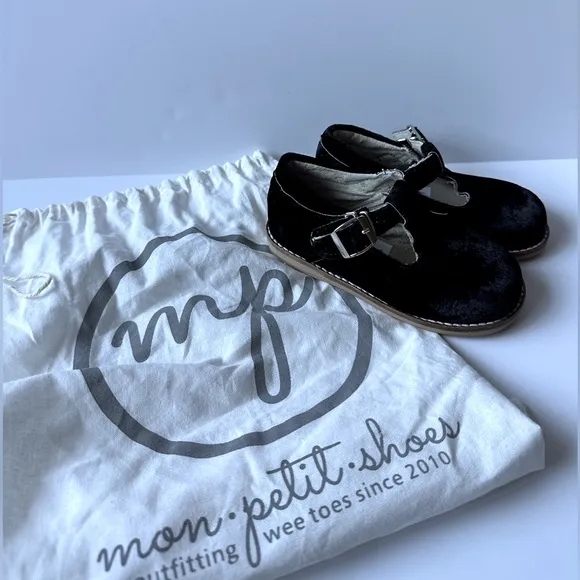 Girls’ Black Velvet Mon‎ Petit T-Strap Shoes