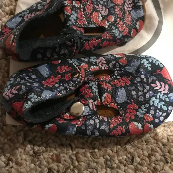 Girl’s Mon Petit T-Strap Leather Shoes