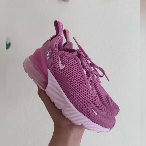 girls nike shoes