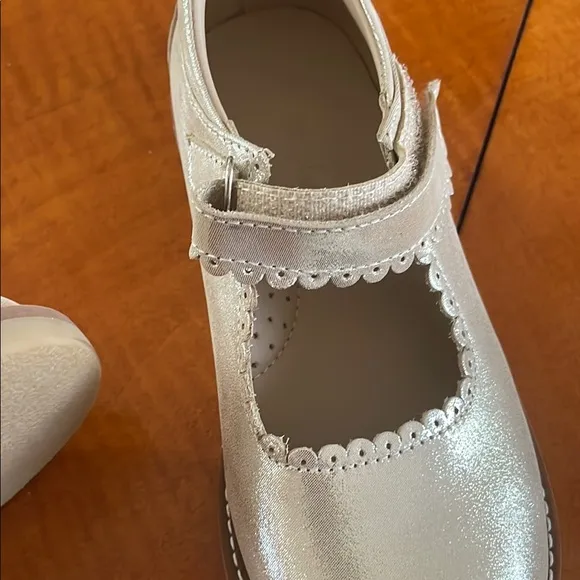 Girls Shimmering gold leather Mary Jane Shoes size 27 velcro closure