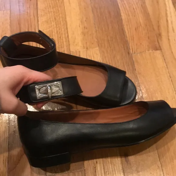 Givenchy black leather shark strap