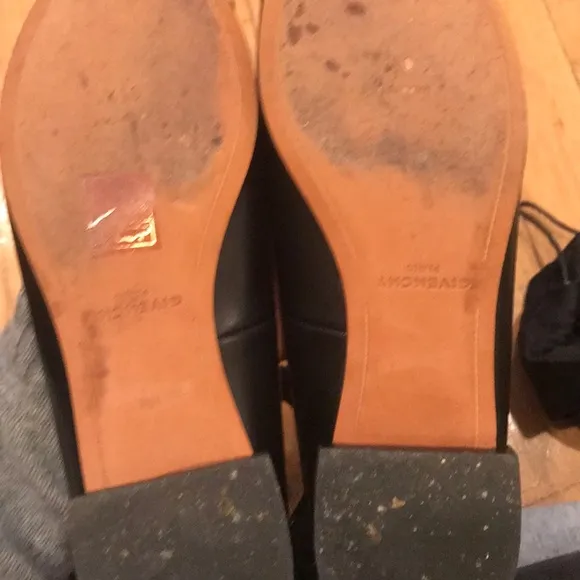 Givenchy black leather shark strap