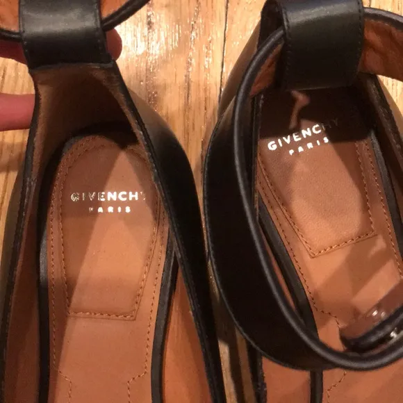 Givenchy black leather shark strap