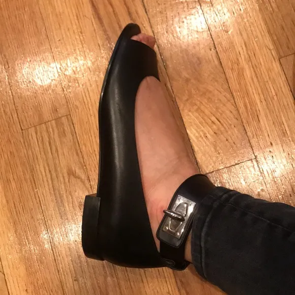 Givenchy black leather shark strap