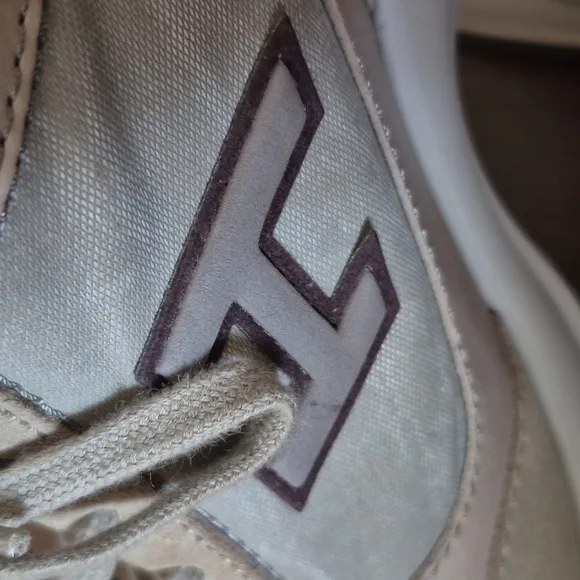 Hogan Men's Beige and Gray Casual Sneakers Size 8.5