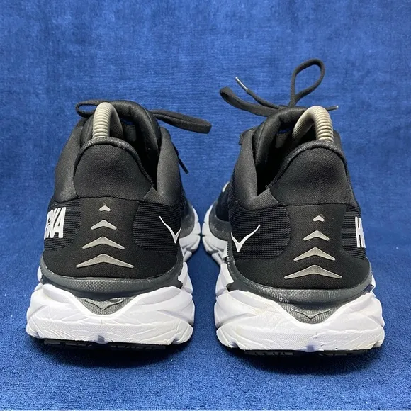 Hoka One One Clifton 8 men’s running sneakers size 8.5D pre owned