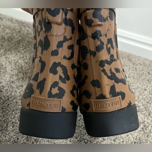 Hunter Boots Cheetah Print Waterproof Chelsea Rain Boot Women's Sz 8 US / 39 EU
