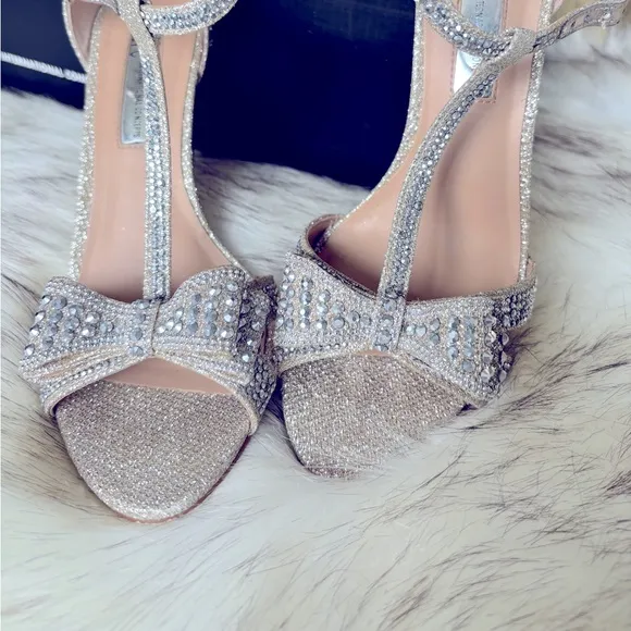 ❤️INC MACYS INTERNATIONAL-CONCEPTS T-STRAP STUDDED 👠 💝💝🥰4” HEELS❤️