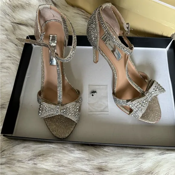 ❤️INC MACYS INTERNATIONAL-CONCEPTS T-STRAP STUDDED 👠 💝💝🥰4” HEELS❤️