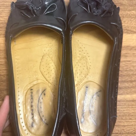 Italy Santoni Men's size 10.5 Black Leather Kilt Tasseled Loafer Dress Shoes