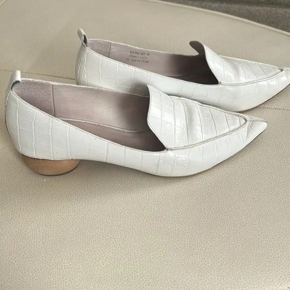 Jeffrey Campbell White crocodile Viona Loafers/Slip on Shoes-Size 9