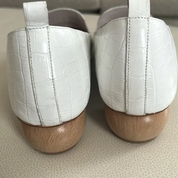 Jeffrey Campbell White crocodile Viona Loafers/Slip on Shoes-Size 9