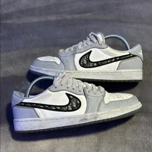Jordan 1 Low (Air Dior) Men Size 8.5