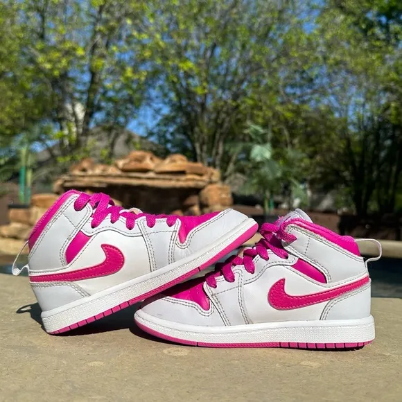 Jordan 1 Mid Fire Pink - Toddler Size 11C (FD8781-500)