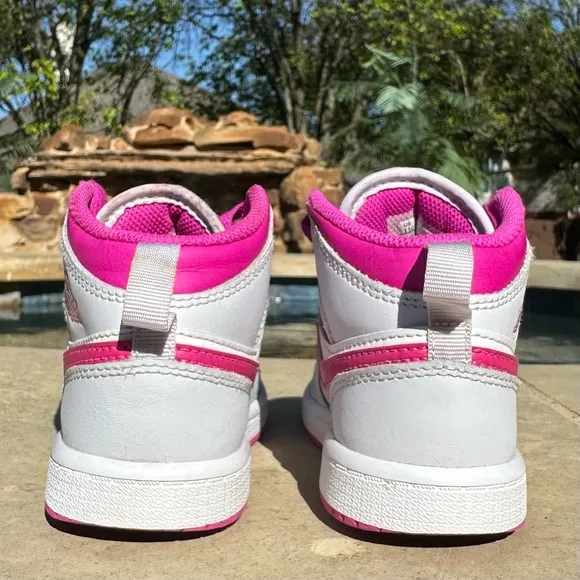 Jordan 1 Mid Fire Pink - Toddler Size 11C (FD8781-500)