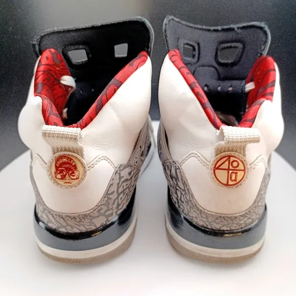 JORDAN  Spizike Lee Brooklyn White Cement  Nice ! 5.5 Youth