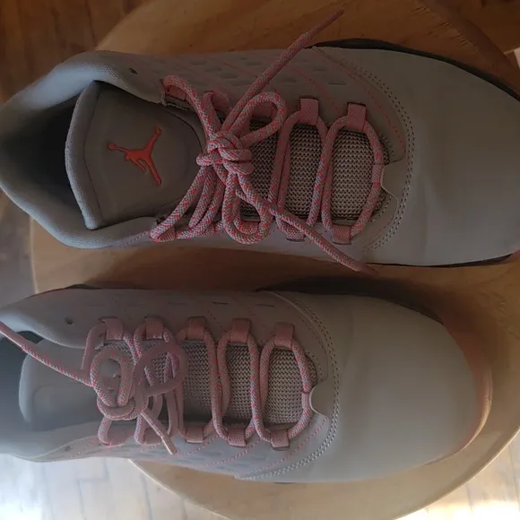 JORDAN&quot; tennis shoes for big boys in grey, black and red.