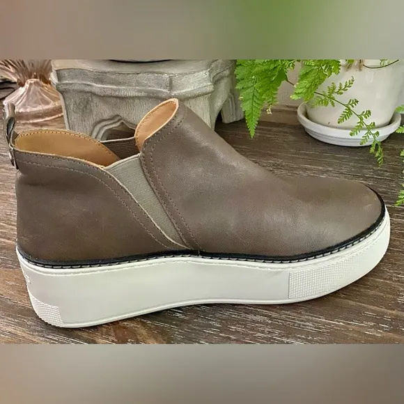 J/Slides Mika Women’s 6.5 Platform Leather Slip On Sneaker Boot Bronze / Brown