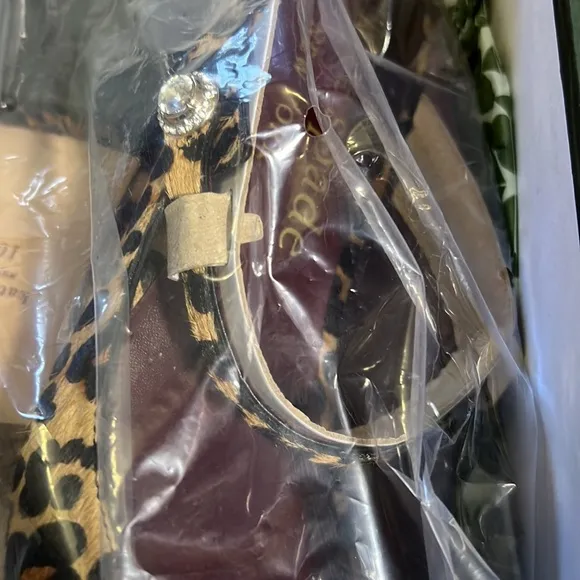 Kate Spade Meg hair calf shoes  new in box