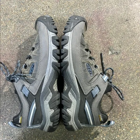 KEEN Men's Gray Hiking Shoes