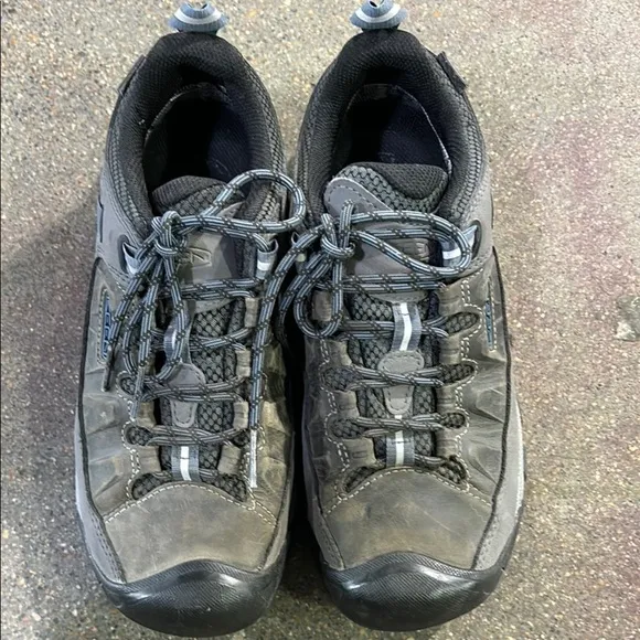 KEEN Men's Gray Hiking Shoes