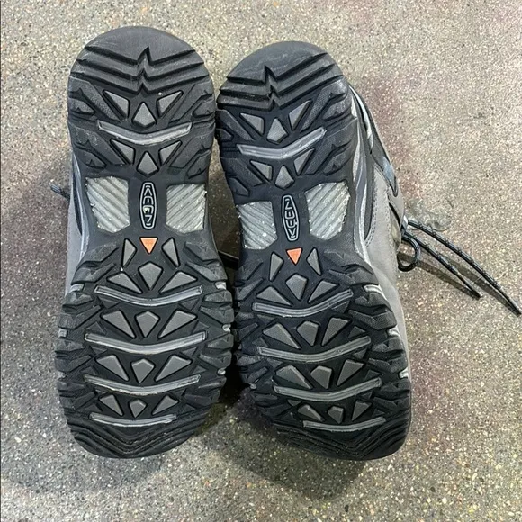 KEEN Men's Gray Hiking Shoes