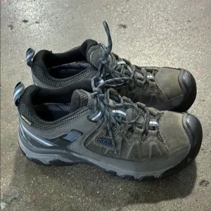 KEEN Men's Gray Hiking Shoes