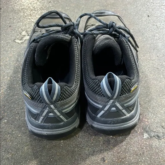 KEEN Men's Gray Hiking Shoes