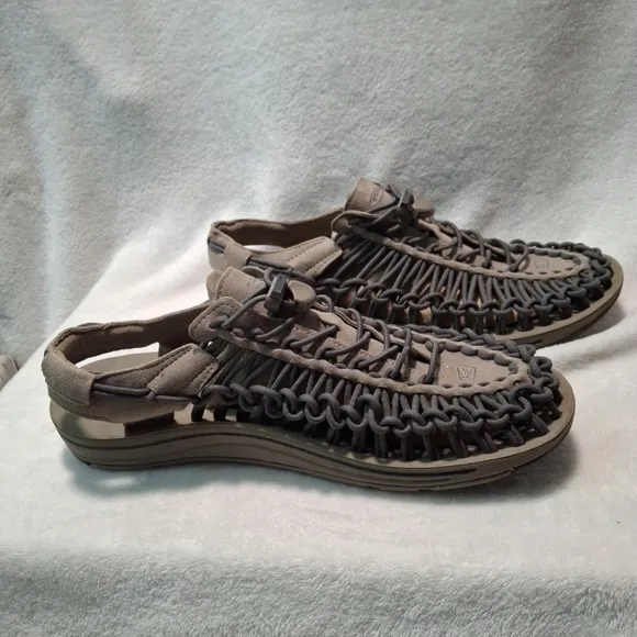 Keen Uneek Men’s US Sz 11 Bungee Cord Shoes Hiking Sandals Gray